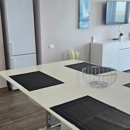 Apartament Cu Si Mare Mamaia